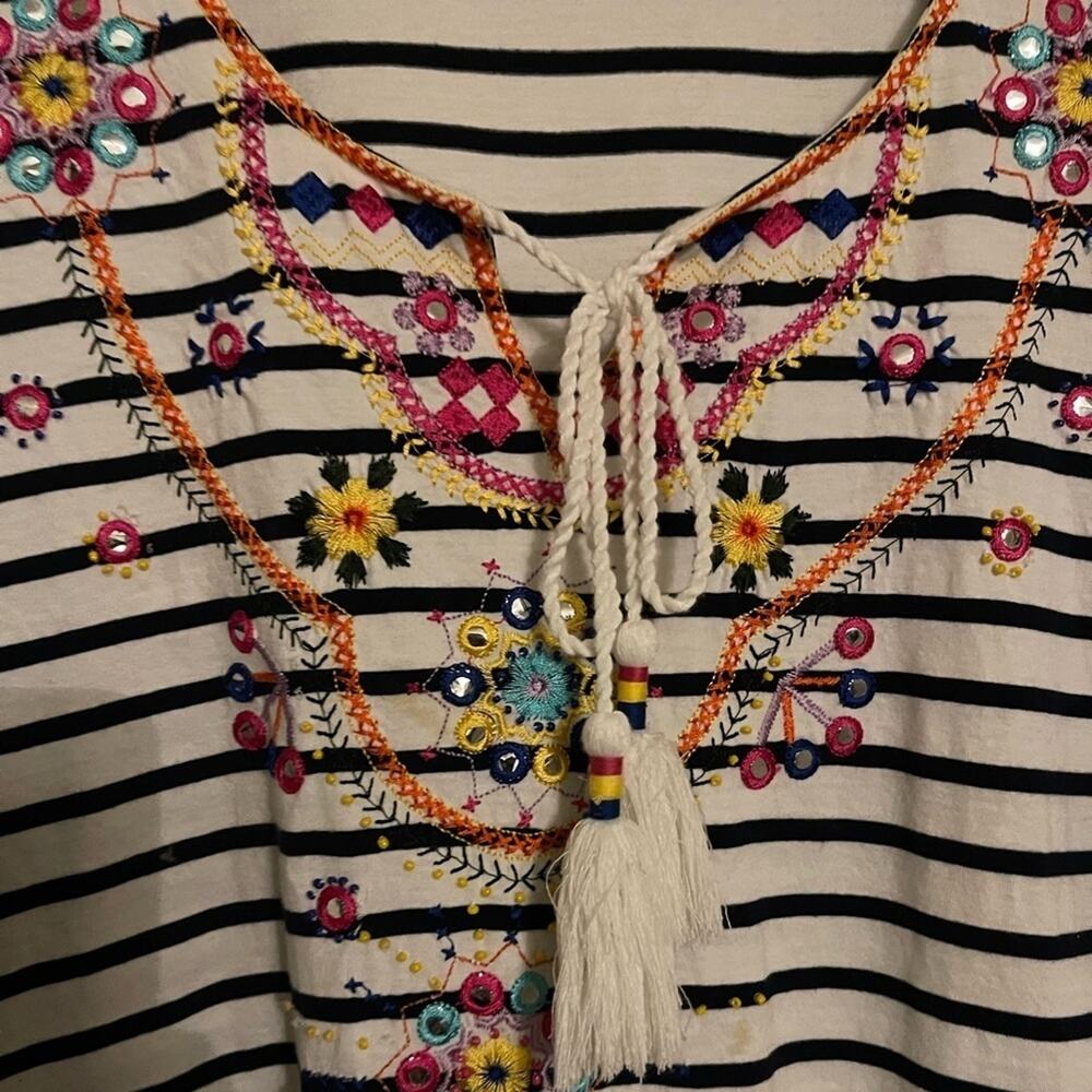 Thomas & Olivia Stripe embroidered striped Pom Pom Top size large - Picture 5 of 6